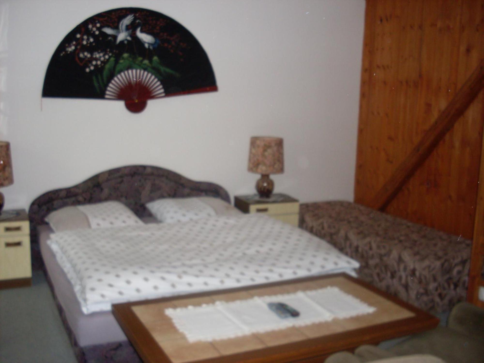 Pension U Kastanu Karlsbad Exteriör bild