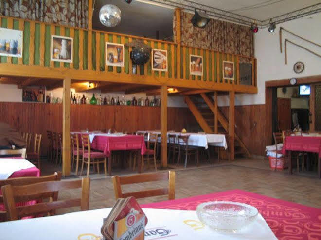 Pension U Kastanu Karlsbad Exteriör bild