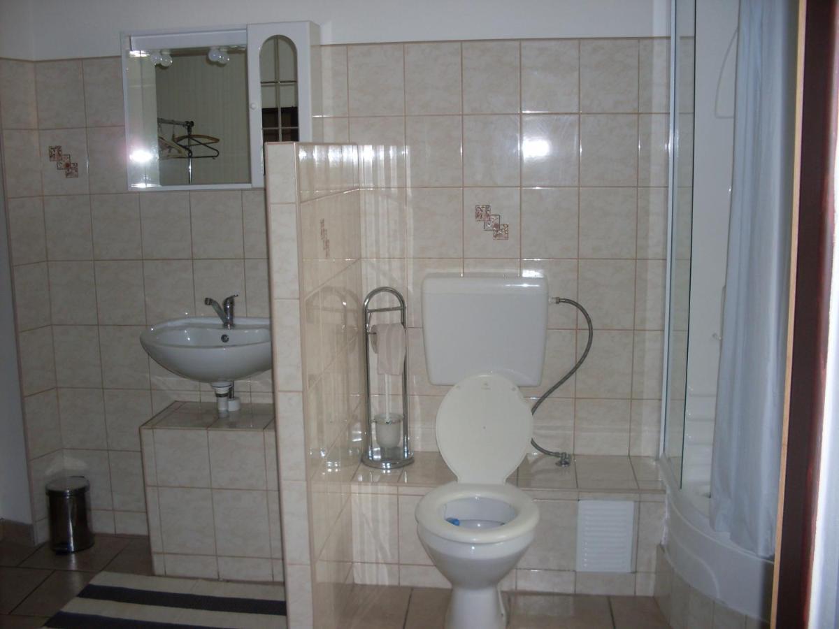 Pension U Kastanu Karlsbad Rum bild